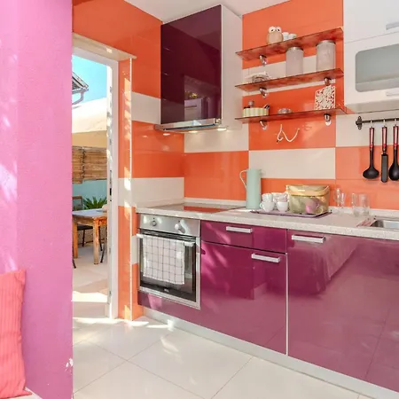 2 Bedroom Lovely In Apartament *