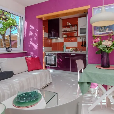 2 Bedroom Lovely In Apartament