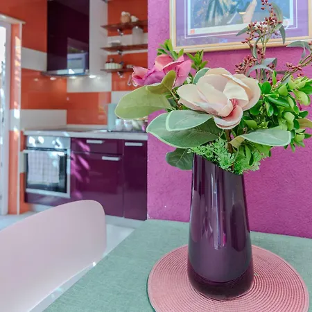 2 Bedroom Lovely In *
