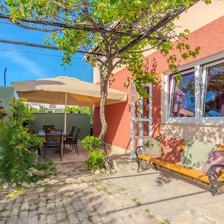 2 Bedroom Lovely In * Nin