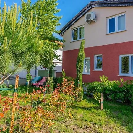 2 Bedroom Lovely In * Nin