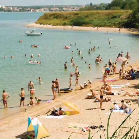 Apartamento 2 Bedroom Amazing In Nin